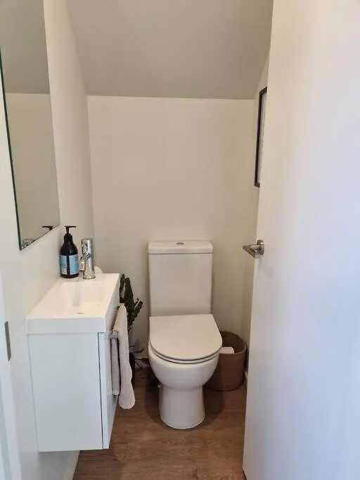 Apartment Central Home With Internal Garage - Close To Cbd! Christchurch New Zealand