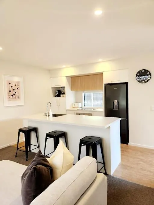 Central Home With Internal Garage - Close To Cbd! 크라이스트처치 뉴질랜드